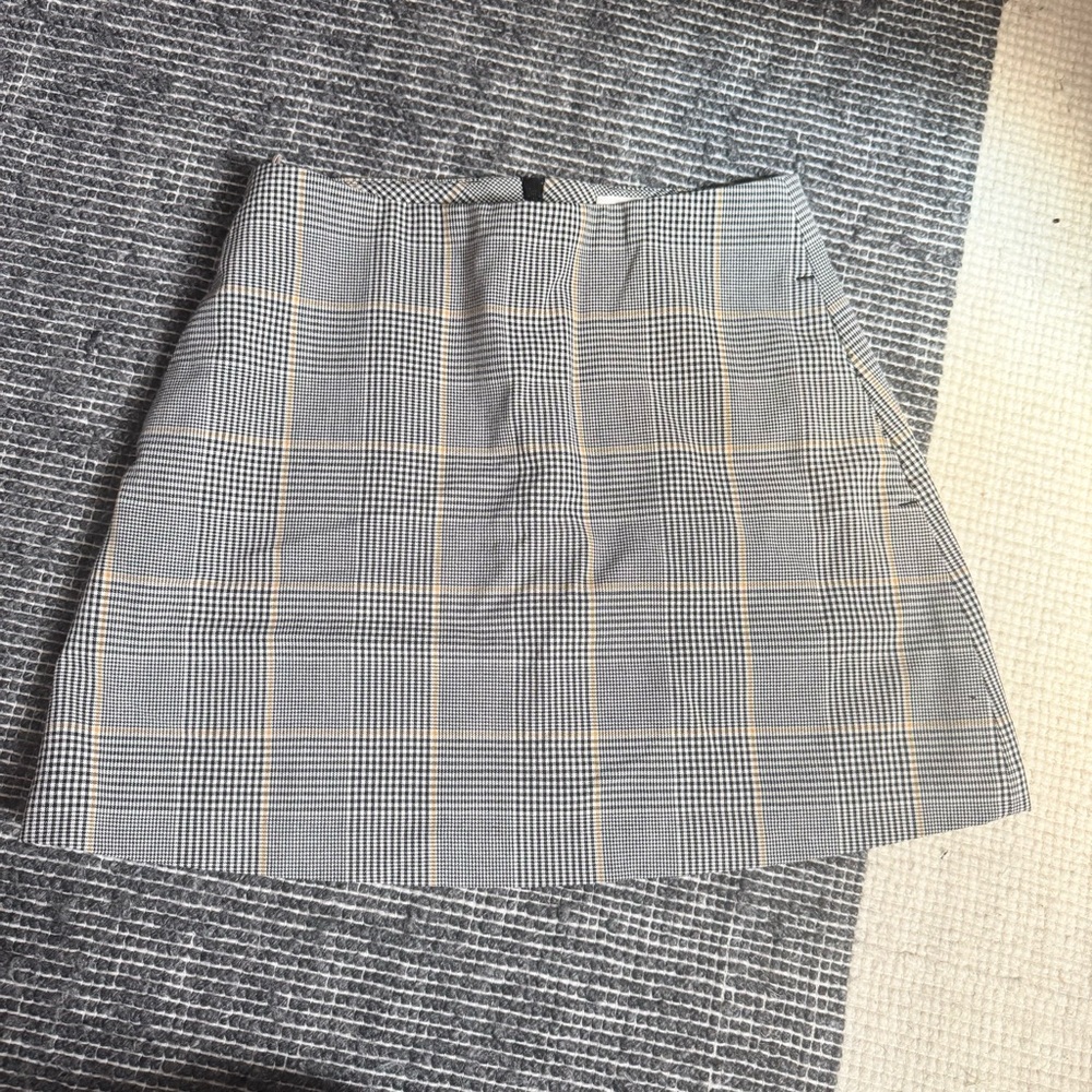 Aritzia Wilfred Renee Skirt- Cairo Gold Aria Noir / size 2